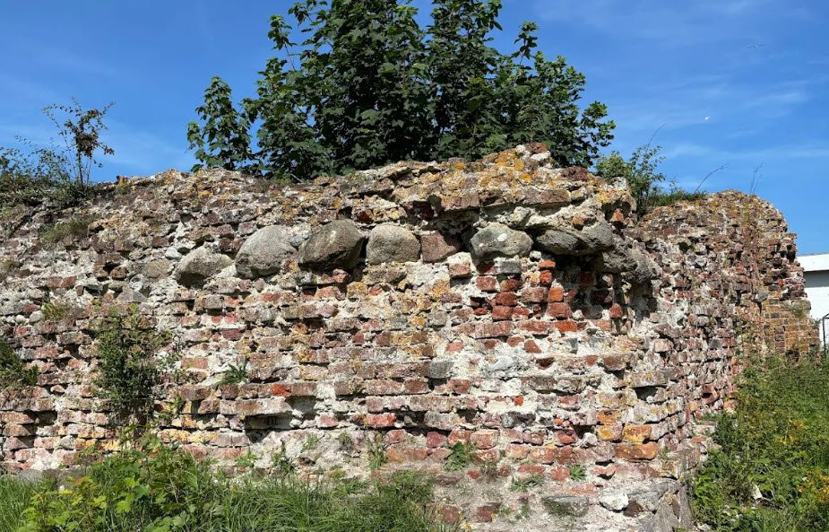 Burgruine GLAMBECK Denkmal, Fehmarn, Germany, Germany